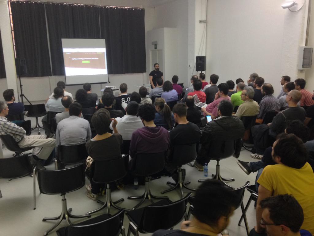 physiocoder's tweet image. At #TorinoJs it&apos;s #MongoDB time! An introductory talk by @pna #json #nosql #sharding #schemaless