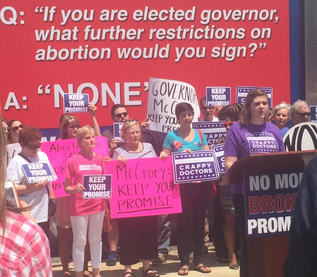 ProChoice_NC's tweet image. Our organizer @HannahROsborne reminds McCrory to keep his promise. #HB465 is #NotMyNC @PPSATNC @WorkingAmerica