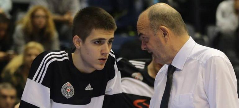 PartizanBC's tweet photo. Odbranom do nove pobede u #Superliga2015 #FMPvsPAR
http://t.co/hbrn8dgk4U http://t.co/cSEub0feeS