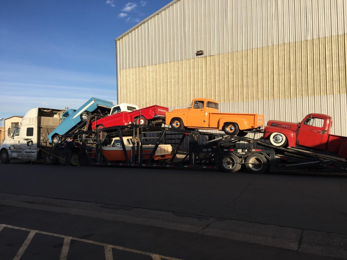 WWVintageAutos's tweet photo. Outbound delivery to a new happy customer.  Bought them all!  #classiccars #vintagecars #cars http://t.co/Di5EujVCBi http://t.co/gKBLOA2yoB