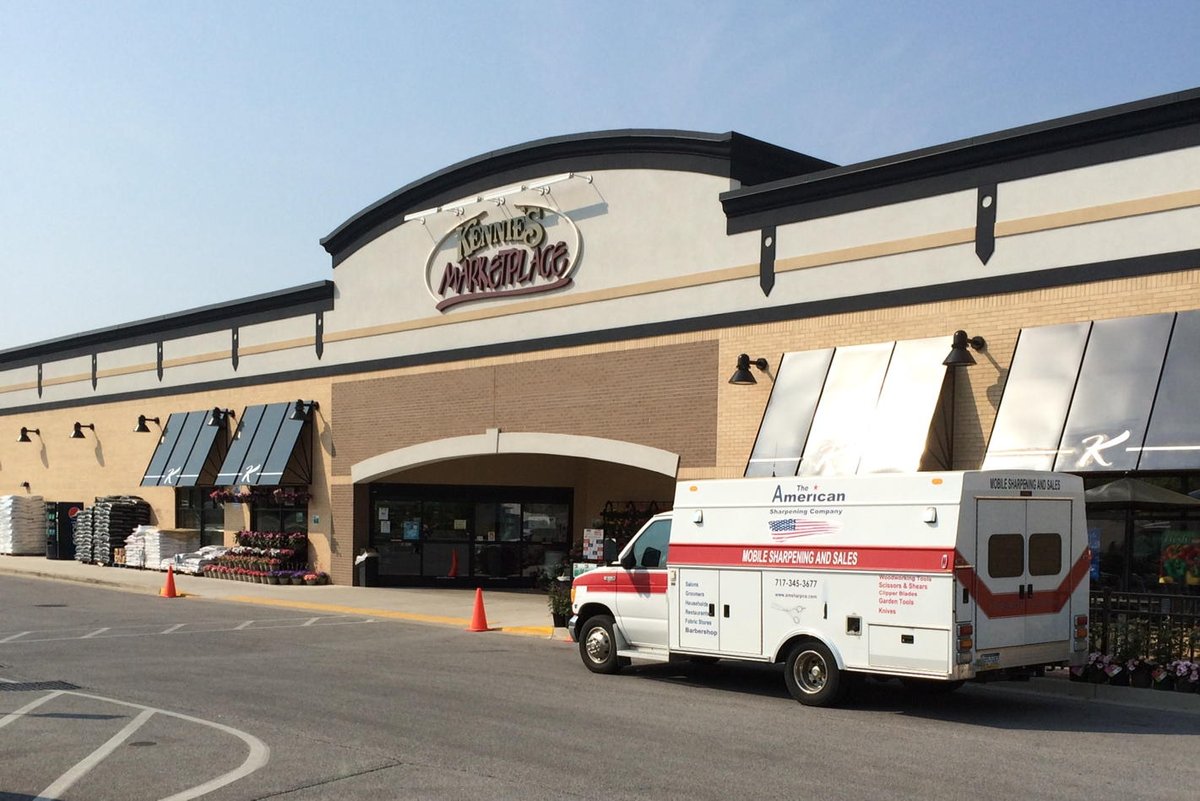 amsharpco's tweet image. Getting Kennie's Marketplace chain of grocery stores ready for their annual meat sale #sharp #knives