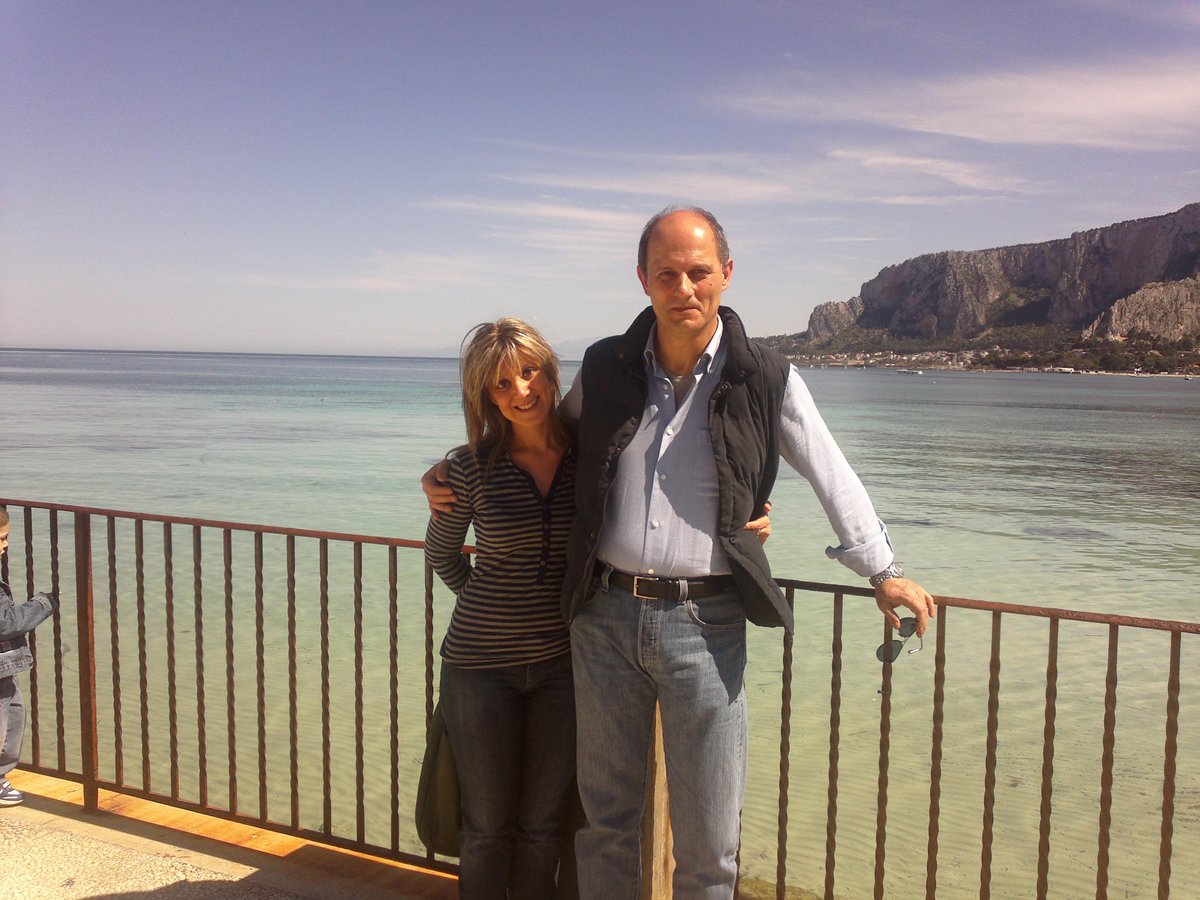 MarinaFontana3's tweet photo. #amore #mimanchi #domani #compleanno #senzate #tiamo #persempretu http://t.co/SWxcvzVhFY