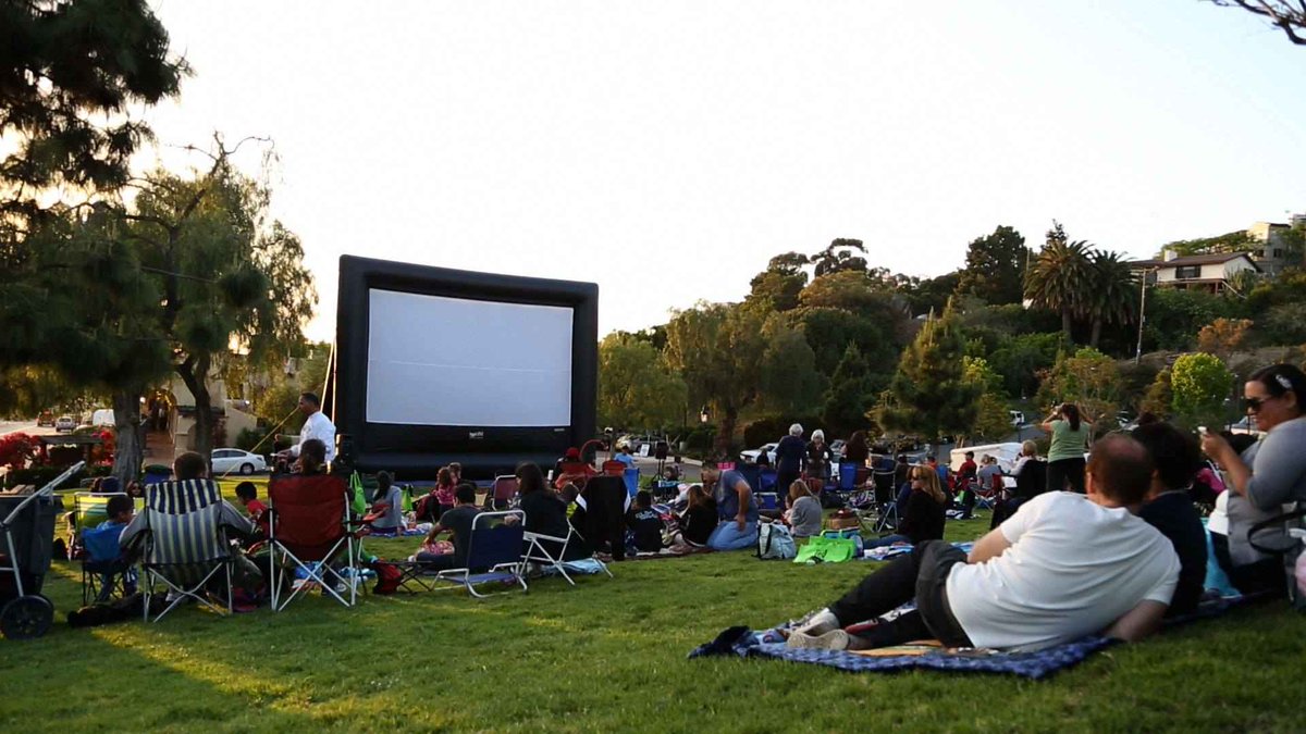 Every Outdoor Movie Screening in San Diego, Now in One Calendar: thrillist.com/events/san-die…