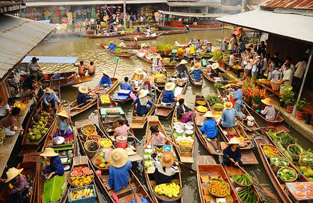 TravelEditor's tweet photo. Temples, floating markets &amp; more unforgettable sights in Thailand: http://t.co/rNCTziiBkf #travel http://t.co/rQpt2PGUNg