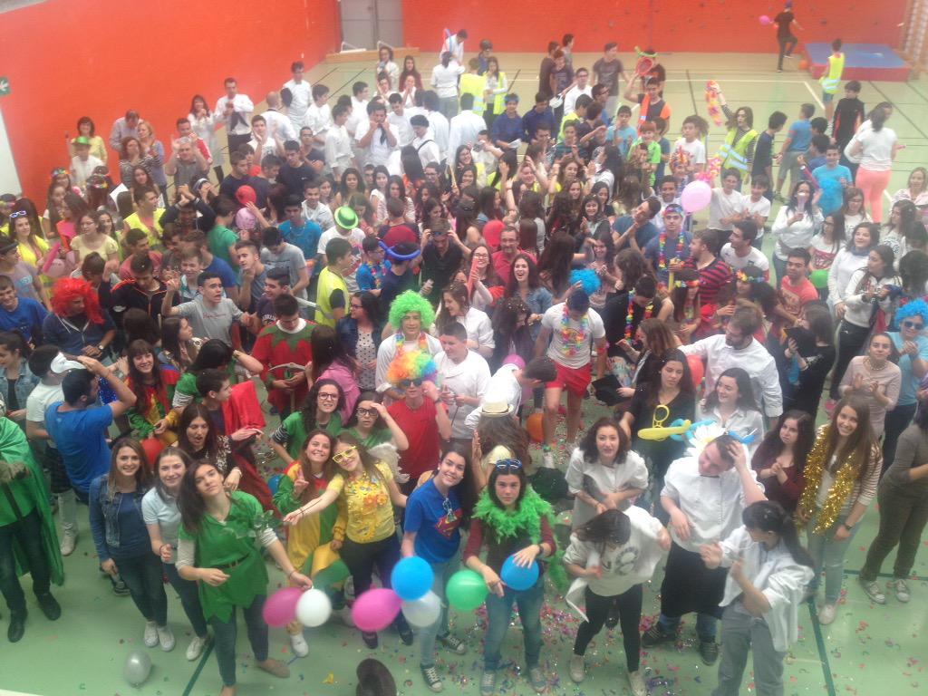EF_alamedautiel's tweet photo. ¡¡¡Muchas gracias!!! #IESAlamedaUtiel #Lipdub @maariiarenas26 @joe_facker @aidaaalbert @mabelvillar_ @marlopezper http://t.co/pDWwuLLWT7