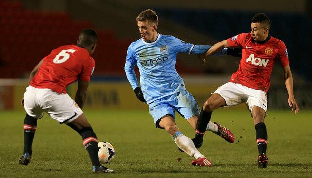 manchreds's tweet photo. Tahukah? ManUtd U21 hanya butuh 2 kemenangan lagi untuk memastikan juara Premier League U21. Come'on United! http://t.co/gAU3Nh14lx