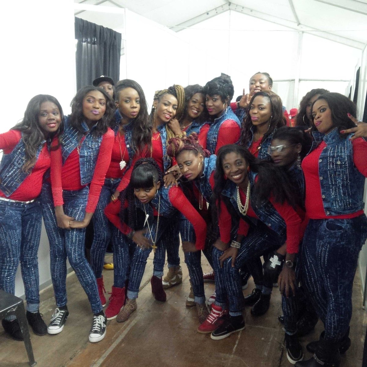 uwaeve's tweet photo. The Presidential Hip Hop Girls...SA http://t.co/kVXqNF1gDx