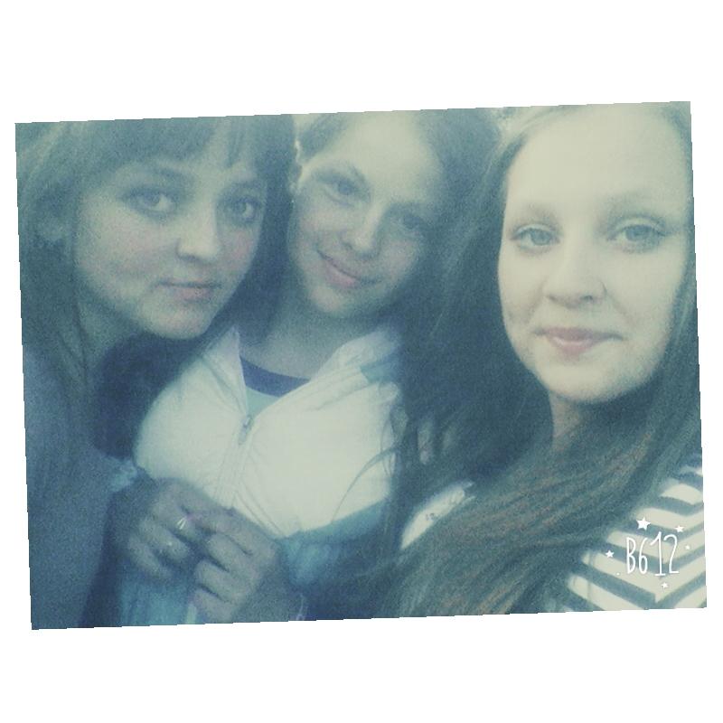 vikevichka's tweet photo. Мої дівчатка:* #instacircle http://t.co/2Lm87cYoor
