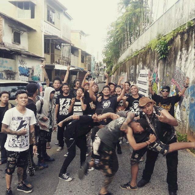 LEMONDJIN's tweet photo. Kuching Sarawak Malaysia se666an \m/ http://t.co/zFjuXk3D7M