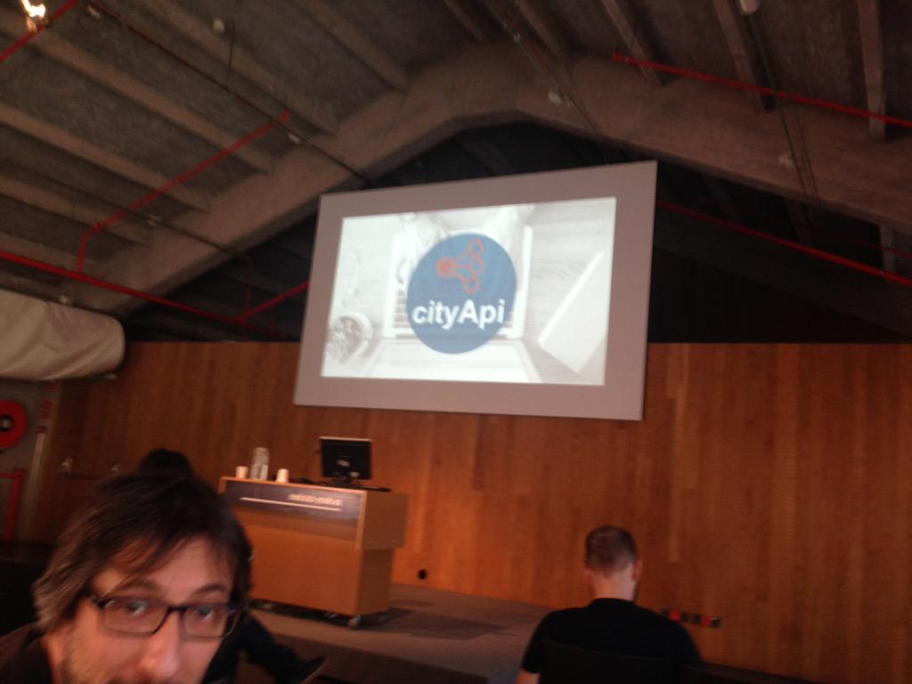 ereyero's tweet photo. #cityAPI on the stage with @canalsinruido  #visualizar15 http://t.co/EGmBGGWniz