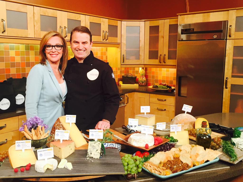 Jo_STylin's tweet photo. @ChefJulianBond @jodyvance @100CanadianMilk #2015CCGP @BT_Vancouver #canadian #Cheese #delicious #Foodiechats #foodie http://t.co/KZhok35kcs
