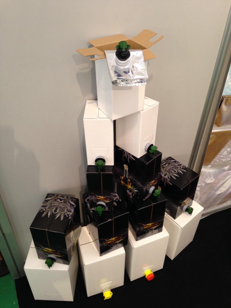 MONTIBOXSL's tweet photo. Primer dia de #Expoliva2015 http://t.co/3YJYThngpB