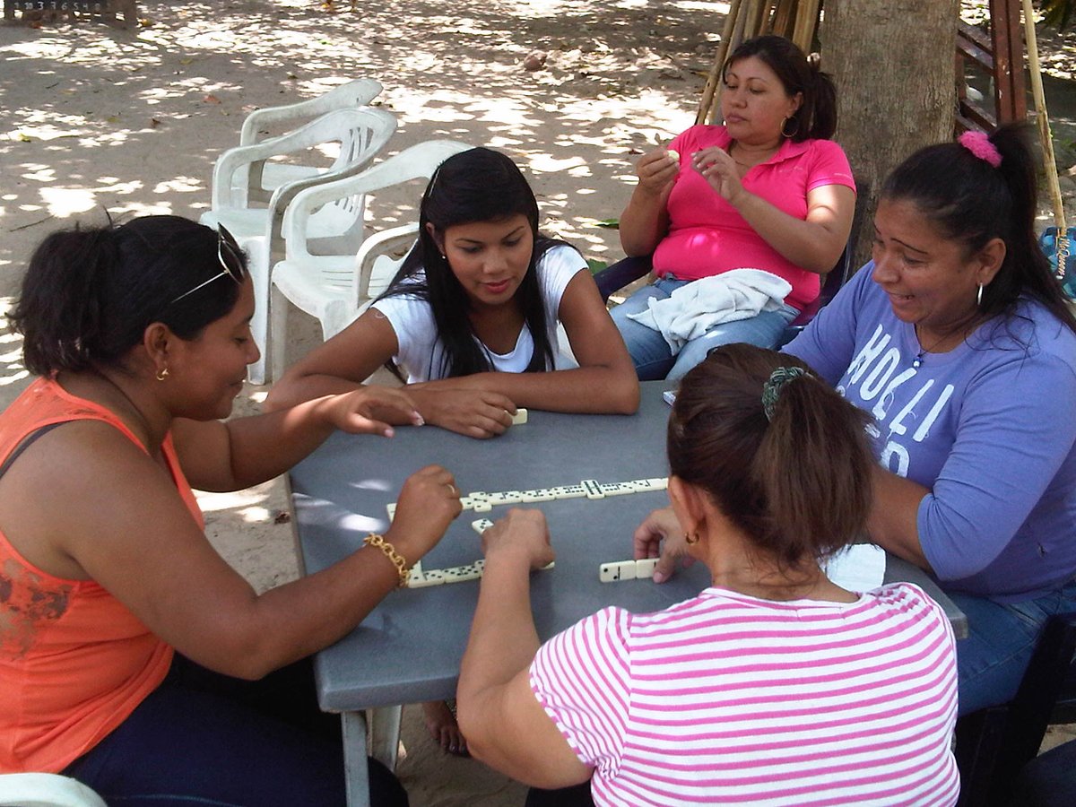 CENTRALCecobar1's tweet photo. AGAZAJO DEL 1RO DE MAYO A TRABAJADORES DE CECOBAR Y COOPERATIVAS AFILIADAS http://t.co/lK6nn0BATT