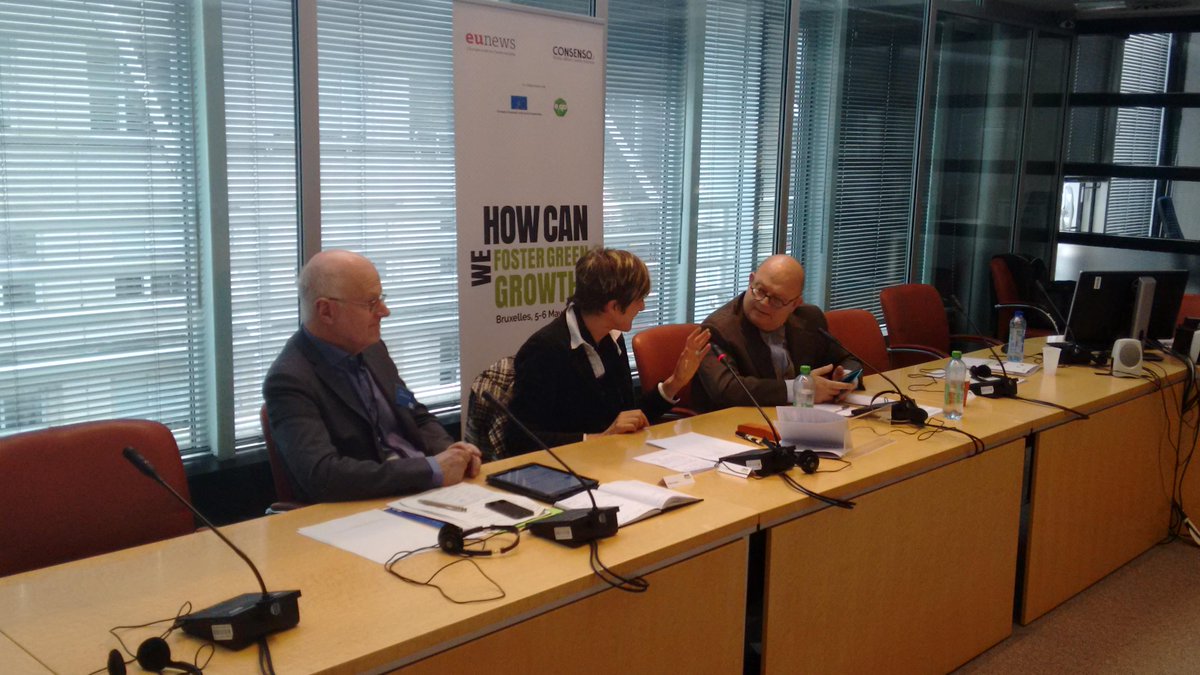 eunewsit's tweet image. .@zangrandi discute con Chantal Bruetschy(#DG_SANCO) e @StaffNilsson (@EU_EESC) #HowToGoGreen
