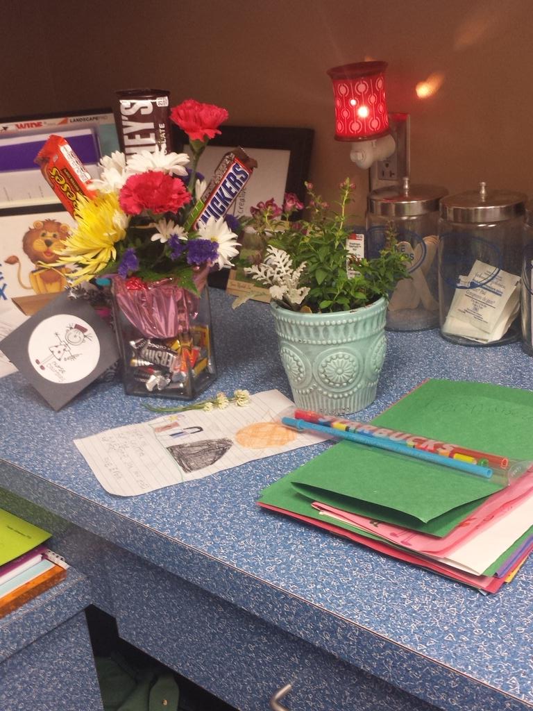 Nurse Courtney is feeling the love for  Nurses Day!  #isdstrong <a href="/cbrn08/">Courtney Brown</a>