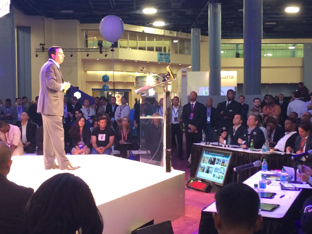 Steve_Calle's tweet photo. Pitching in front of Chris Bosh was very intimidating. I had fun though. #emerge15 #techinmiami #chrisbosh http://t.co/ZSRaUaoGcP