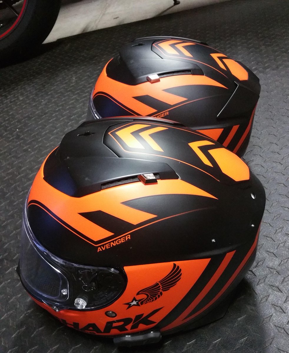 greghaynes's tweet photo. @shark_helmets Bought 2 Spd-R on 12/14 &amp; after 6 track days the venturi comes off 1. Warranty issue, pls help me fix! http://t.co/jB3tHyDAOV
