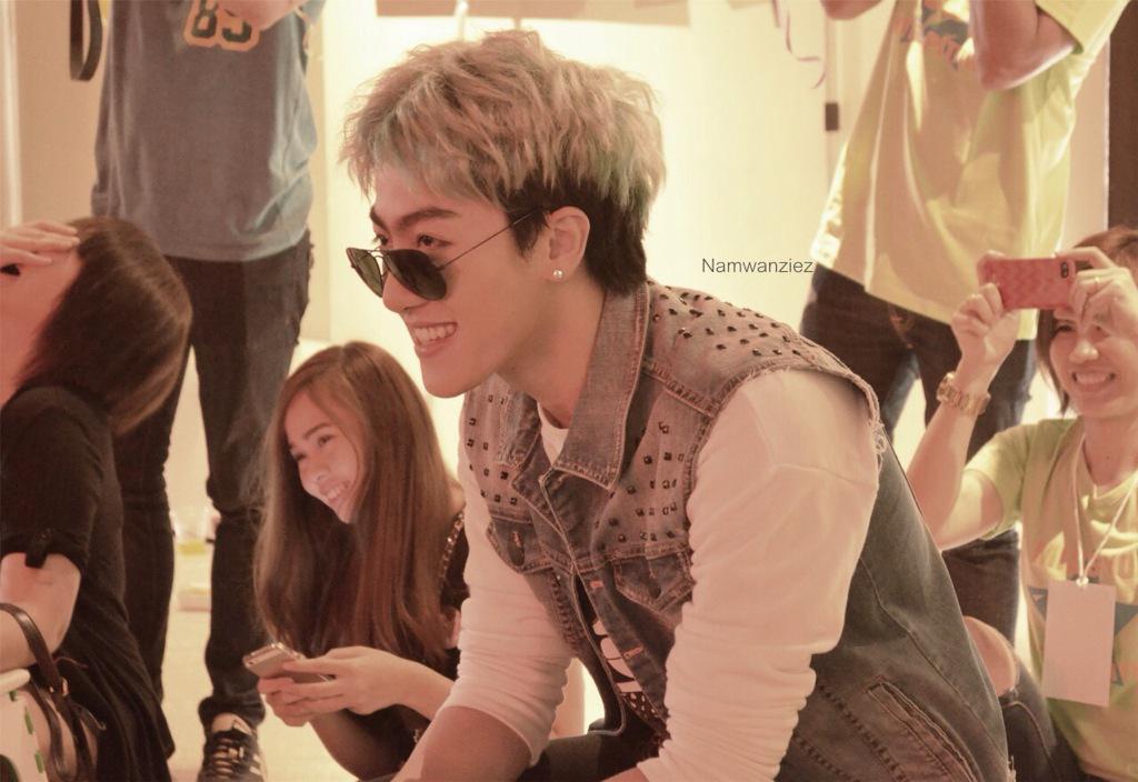 namwanziez's tweet photo. จากยืนดู ตอนนี้นั่งดูแหละ @cdkantee #ToLoveIsToGive http://t.co/xYsrR501pE