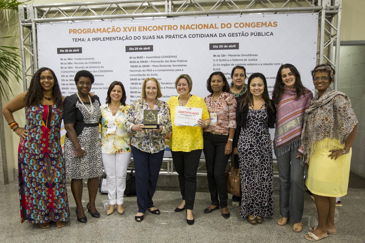 adilsonpires's tweet photo. O trabalho "A busca dos mais pobres", desenvolvido pela Subsec. de Proteção Básica enfocou o Cartão Família Carioca http://t.co/GvsPbOjfOh