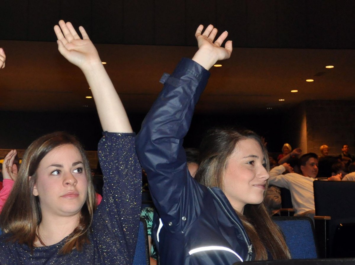 Gov. Asa Hutchinson visited Rogers High School​ today to encourage interest in computer science classes &amp; coding.