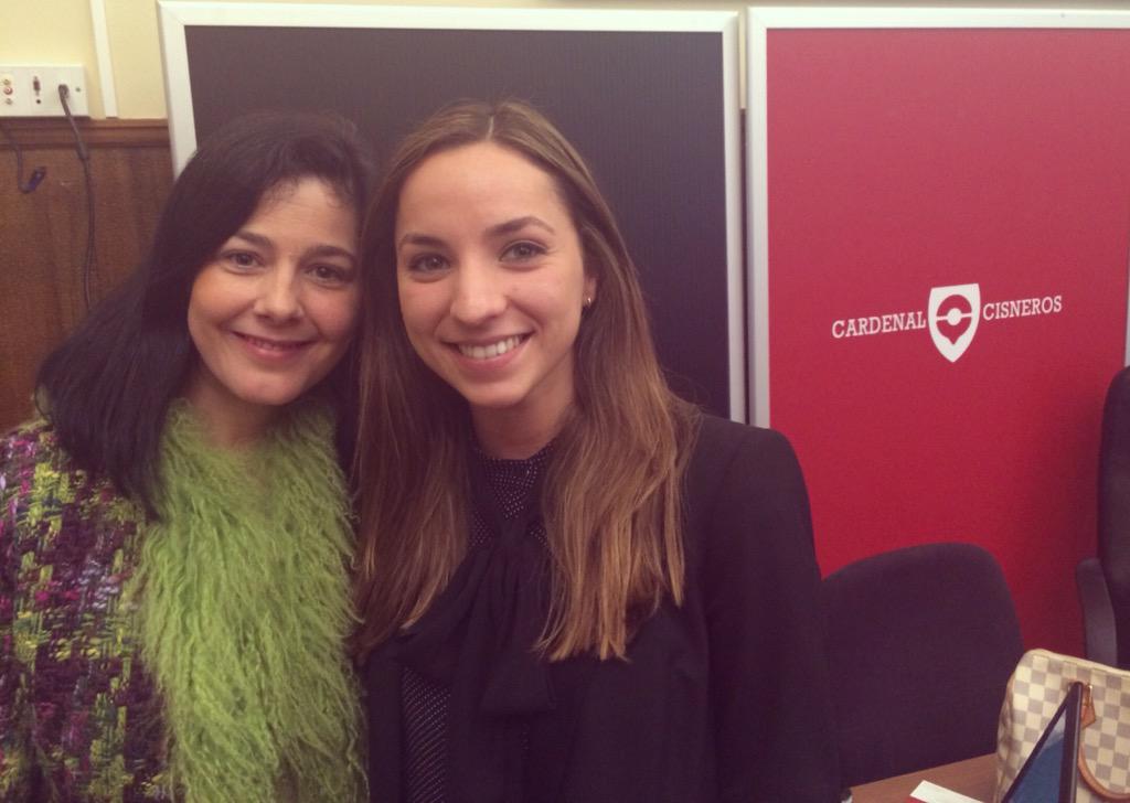 Mariajosearmada's tweet photo. Magnifica charla de la Directora Comercial LVMH @Mariadoloressanchezros #unfuturoentrecosturas   En 
@vivecisneros http://t.co/z4Fkg5896O