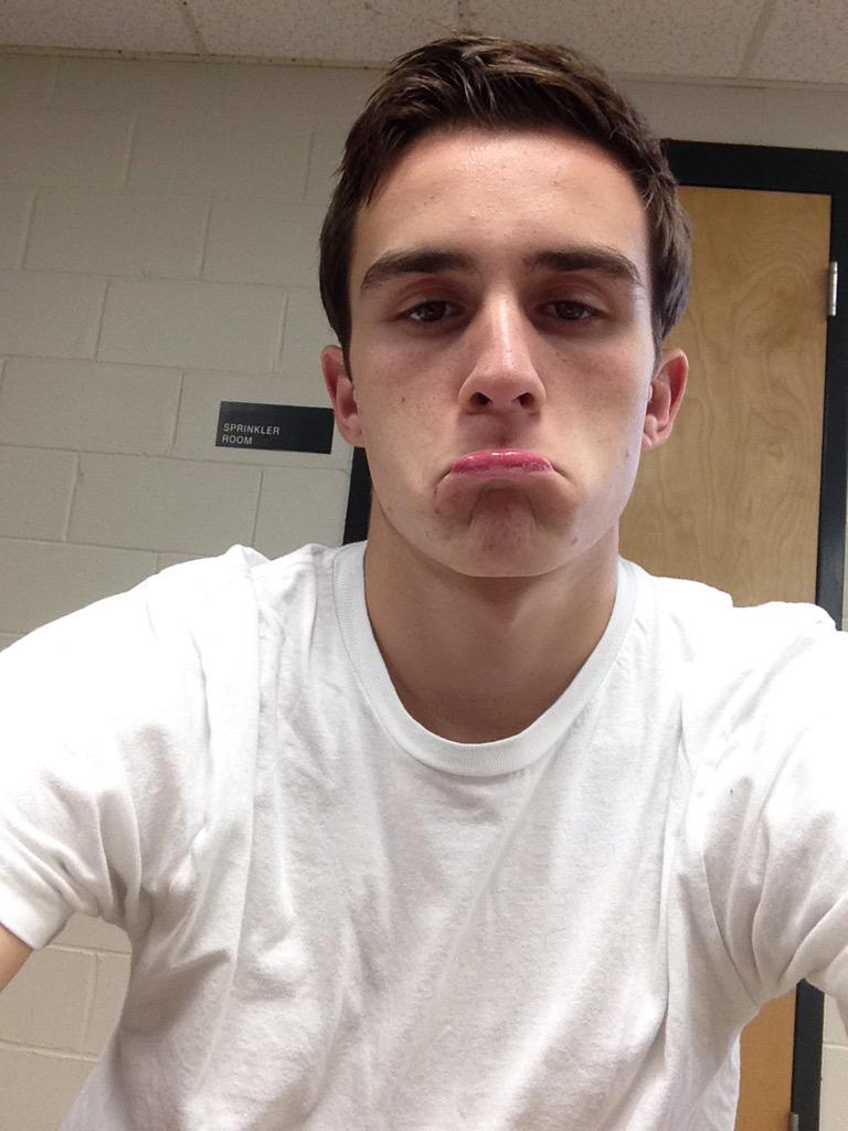 Vote4Fischer's tweet image. Which face would you rather see on Thursday? It all comes down to your vote! #HappyChris or #SadChris #Vote4Chris