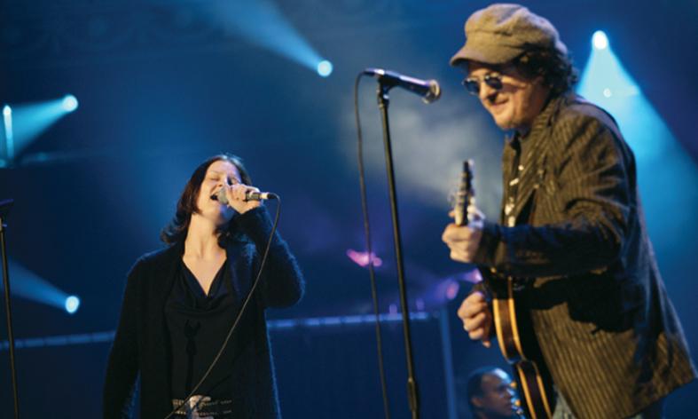 6 Maggio 2004
Zucchero in concerto alla <a href="/RoyalAlbertHall/">Royal Albert Hall</a> con <a href="/IreneFornaciari/">Irene Fornaciari</a>