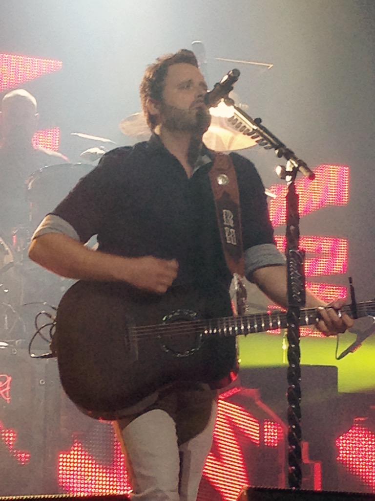 JAED77's tweet photo. @RandyHouser #ImHookedNow #WhenCanISeeYouAThirdTime??? #Oshawa #Ottawa #ThirdTime? ❤️❤️❤️ http://t.co/Ald1xdJpzR