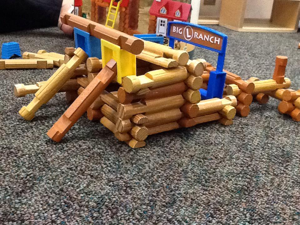SheehanShares's tweet photo. Preschool engineers and architects solving structural problems! #EarlyChildhoodEducation #YatesMillES http://t.co/5mIDj1krlC