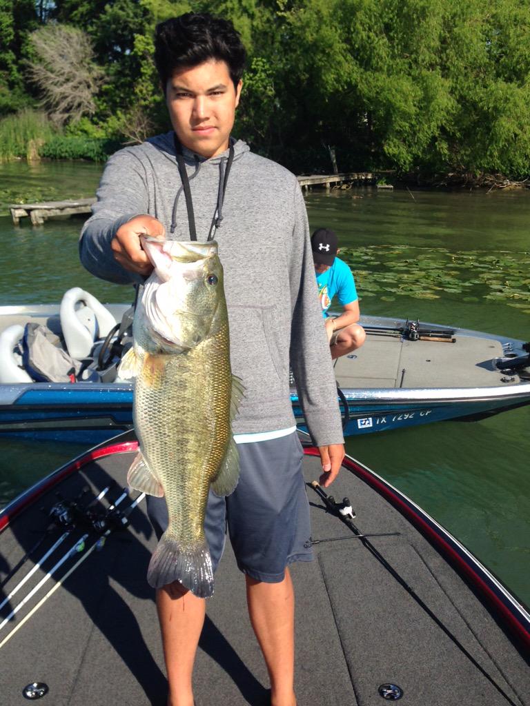 Dustyhands16's tweet photo. Two giants from this weekend! The big girls are starting to bite! @RAFishermen @BASS_nation @Fatgirlsfishing http://t.co/lM9xilKiGS