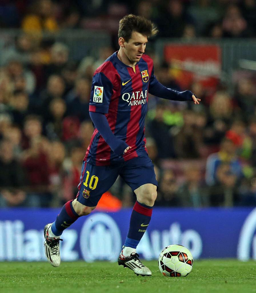 FootbalIhub's tweet photo. Who is better right now? Ronaldo or Messi

RT for Messi. #FCB
FAV for Ronaldo. #RMFC http://t.co/OiADCJAMpH