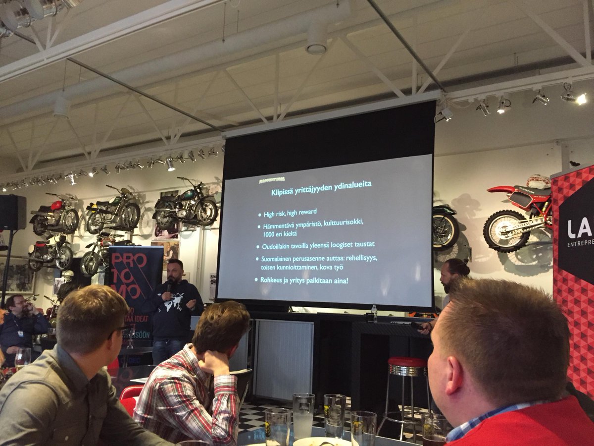 DigitalHammerOy's tweet photo. High risk, high reward. Yrittäjyyttä puimassa @madventures messissä! #yrittäjyys #startup #nopainnogain #nousukausi http://t.co/VpuOsyMc5A