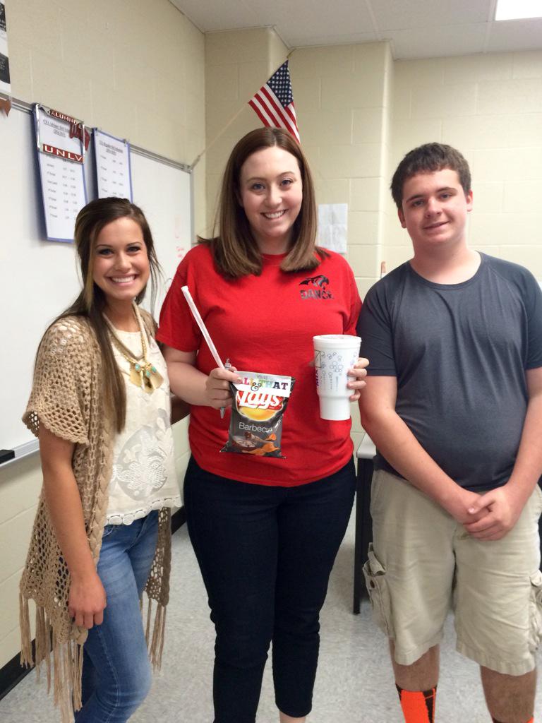 theprincipalguy's tweet photo. #CFAKeyClub joined Renaissance team to give teachers sonic drinks and chips because they're #allthatandabagofchips http://t.co/Em7z4bpBWP