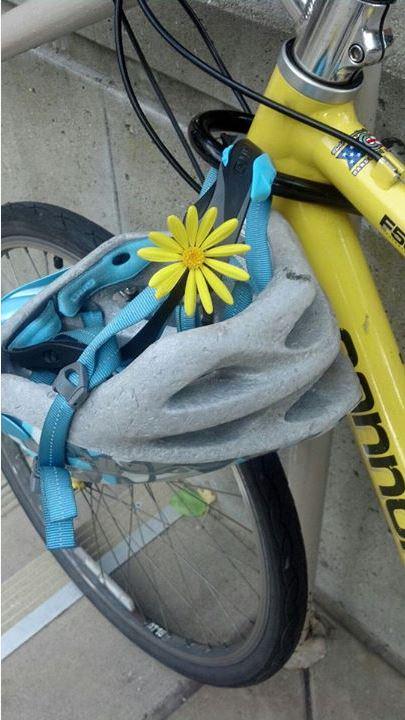 peining's tweet image. Yellow Cannodale mountain frame with road tires on corner of Market and Spear. Circular saw thru Ulock@sfpdbiketheft.