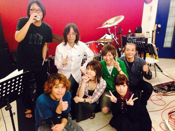 wapemytyqity's tweet photo. さんくっすん祭りのリハ〜٩(๑❛ᴗ❛๑)۶
バンドメンバーのみなさんと♪
みなさん、さんくっすん祭りお楽しみにぃ〜(⌯˃̶᷄ ⁻̫ ˂̶᷄⌯) http://t.co/Kcm1vOfl8M