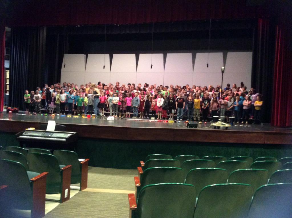 EdisonGradeOne's tweet photo. So excited for the concert #fraserschools @EdisonGradeTwo @chapmanteach @MsGainer3rd @EricaMetty @MsB_music_class http://t.co/OQWL9hGnIe