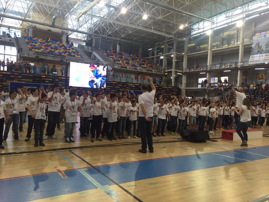 VirginiaVidalM's tweet photo. Los cacharros, primera canción #IESGregorioPrieto #creabandasonora http://t.co/g8iSdzmgEU
