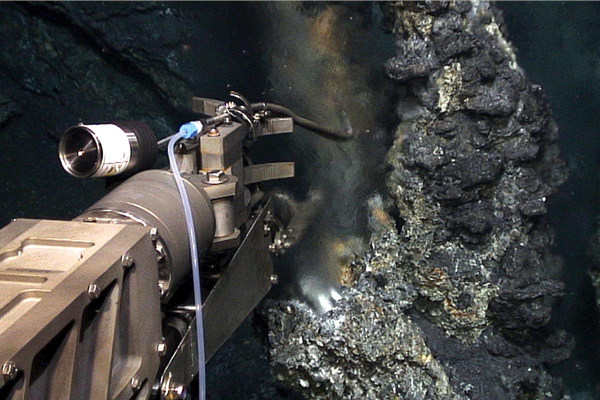 newscientist's tweet photo. Ah, there you are! New microbes found at bottom of Arctic Ocean are our long-lost relatives http://t.co/WqMfH79As6 http://t.co/upo9qUNBNu