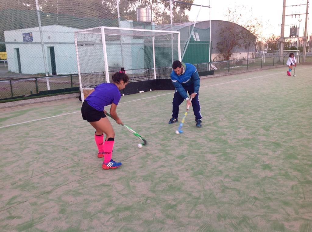 hockeyvila's tweet photo. Entrenamiento de hoy!
@Mativila estuvo dando secretos de técnica.
@sosaom @thehockeystore http://t.co/JwS5mKhdjq