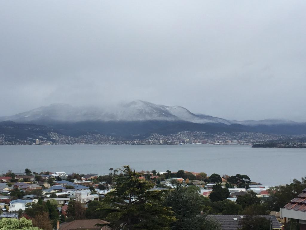 BronnyPeters's tweet photo. @sunriseon7 My Mt Wellington views before &amp; after http://t.co/Dcv0dMnUc8