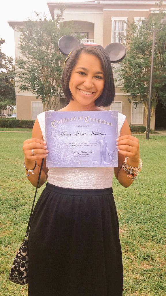 mustbe_themonet's tweet photo. Class of 2015: DCP 2015 Edition
 🎓💙🐭 #DisneyCP #DCPSpring2015 http://t.co/Tbpp1Z6Gwa