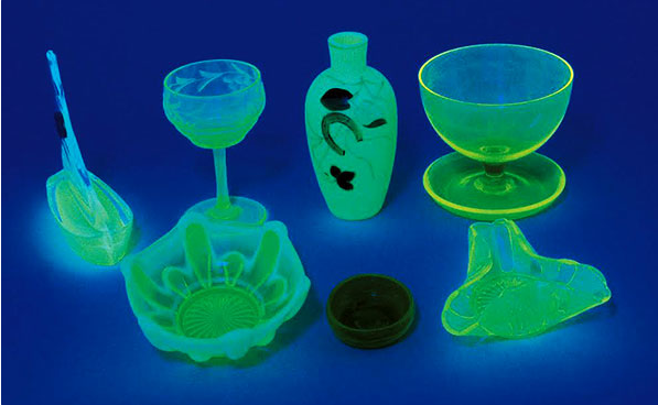 CollectifyLLC's tweet photo. The world of radioactive glass http://t.co/qY1A0s4ANj #collectors #art #glassblowing http://t.co/XklQhmklfG