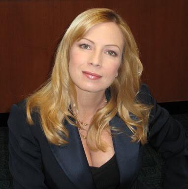 7 Mei: Have u watched Gilmore Girls (serial) or Frosbite or Home?Happy birthday for the US actrees,Traci Lords! 