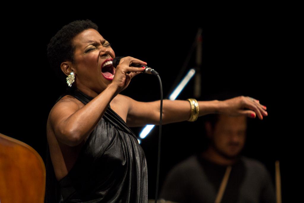 GZPictures's tweet photo. @ddbprods @chinamoses @LivingRavenna Ravenna Jazz. Teatro Alighieri http://t.co/zFLeO0INeS