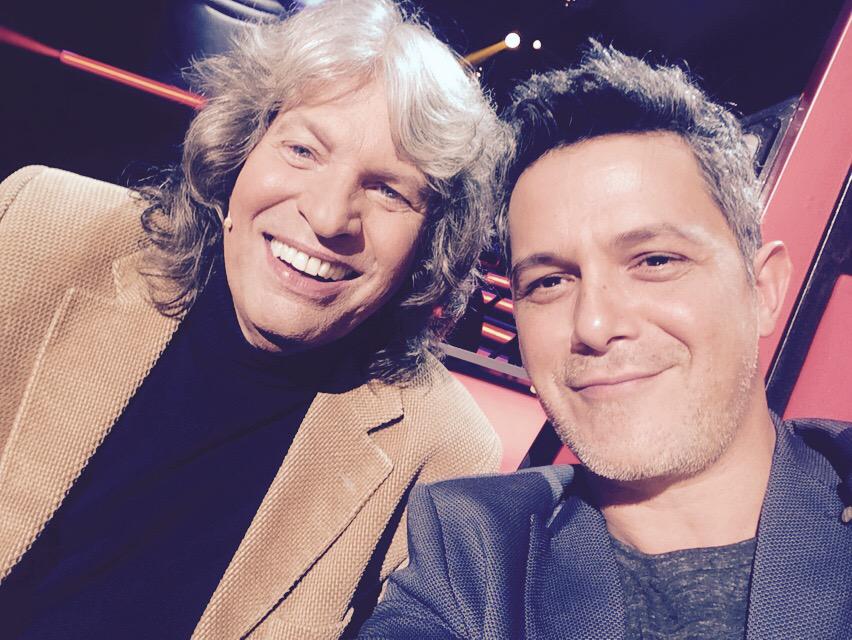josemercemusic's tweet photo. Gracias a mi @AlejandroSanz, ya se lo que es un selfi. #BatallasLaVoz2 http://t.co/9PIjCRU1ar