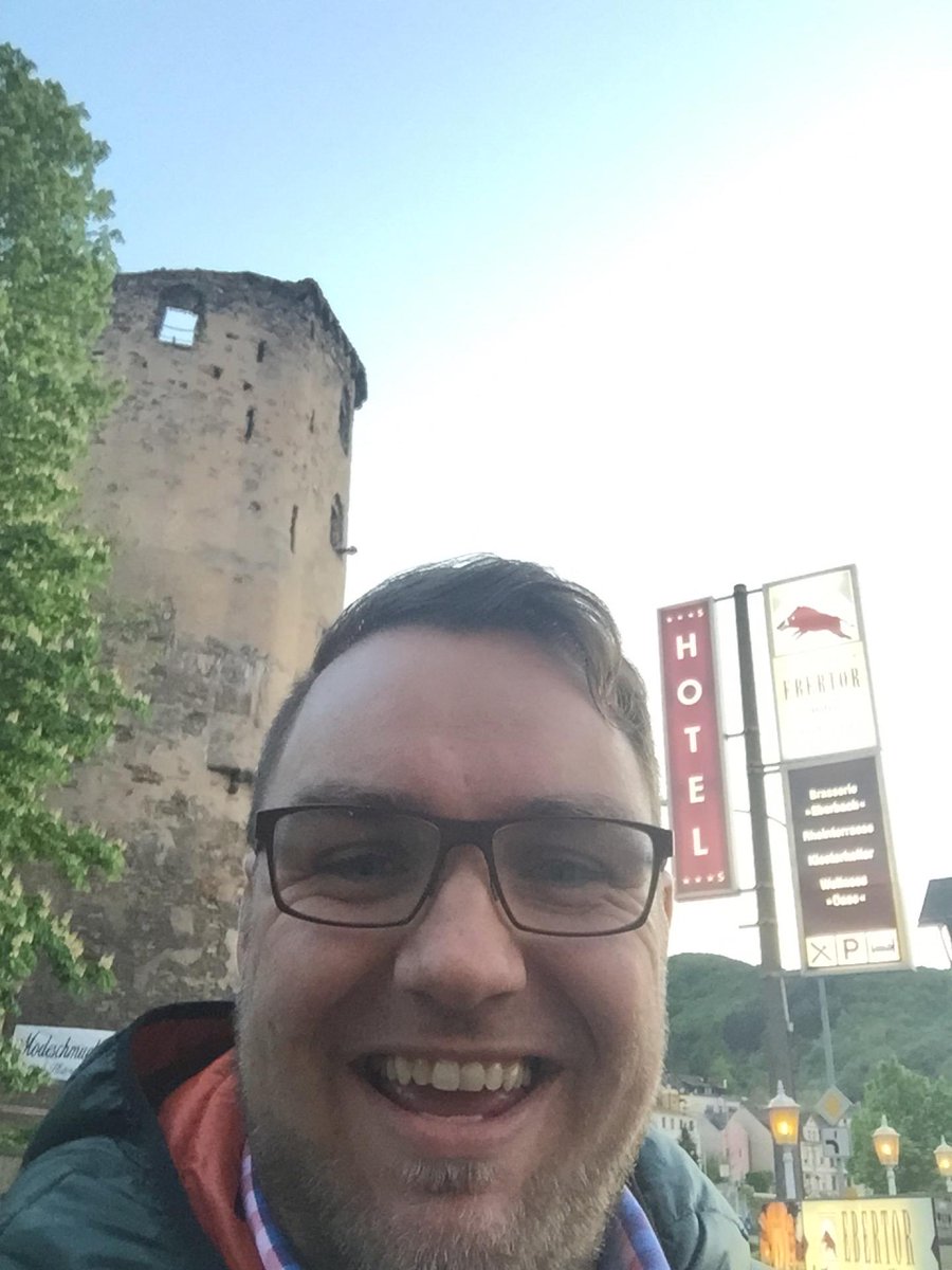 Bauhuber's tweet image. Zwar ohne Sonne, aber der Himmel ist noch blau! #endlichda #bctn15 (@ Hotel Ebertor) swarmapp.com/c/aGR0Mgc78zq