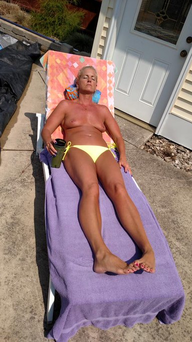 Tanning today http://t.co/eR2bO2laXG http://t.co/xUPpPkhU0H<a href="/tag/stillgotit"class="tags"><span>#stillgotit</span></a><a href="/tag/noexcuses"class="tags"><span>#noexcuses</span></a><a href="/tag/workforit"class="tags"><span>#workforit</span></a><a href="/tag/gymbody"class="tags"><span>#gymbody</span></a><a href="/tag/sexyat55"class="tags"><span>#sexyat55</span></a>