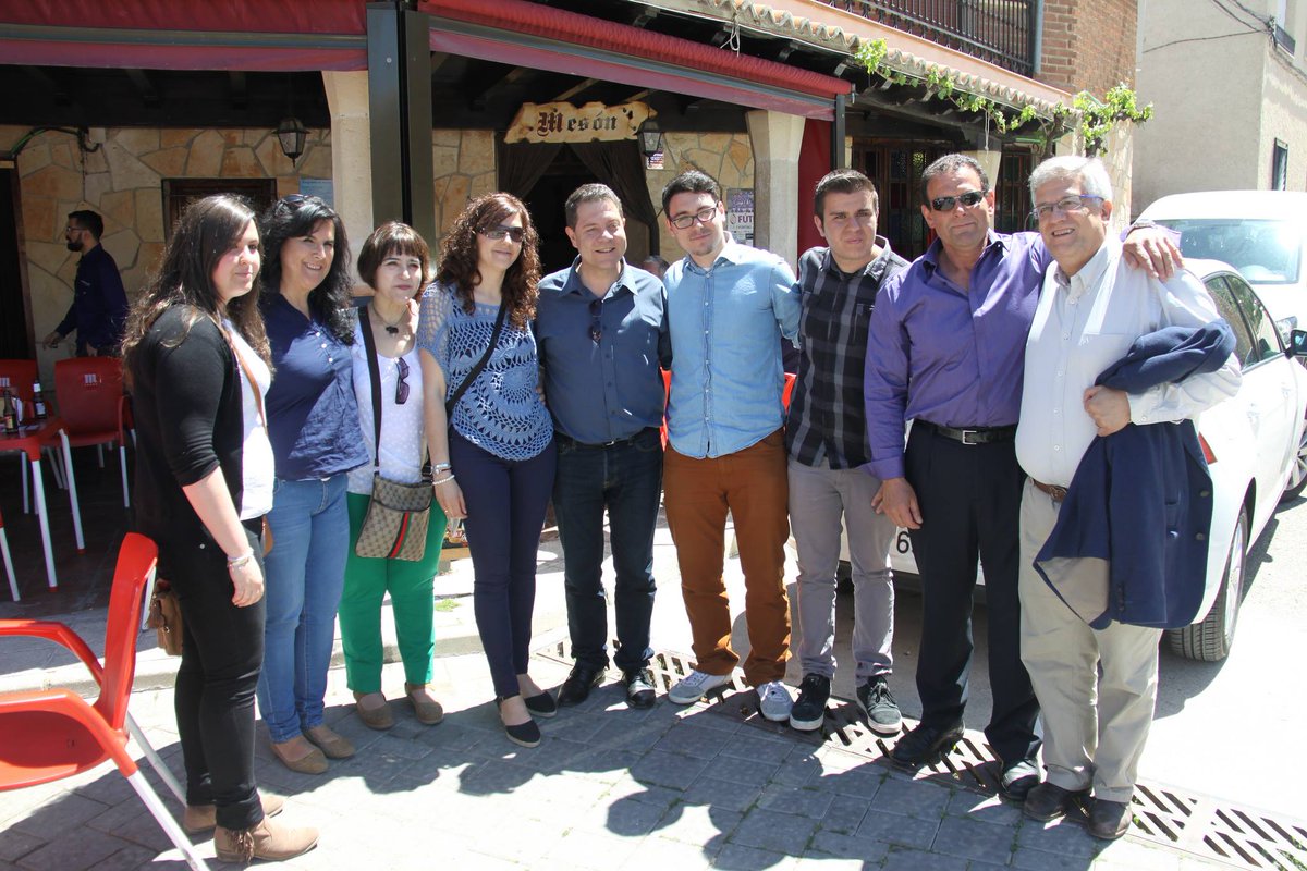 JS_JSCIFUENTES's tweet photo. Juventudes Socialistas de Cifuentes esta mañana con @garciapage en Cifuentes #PagePresidente #haciendocifuentes http://t.co/QqOUM7pyNF