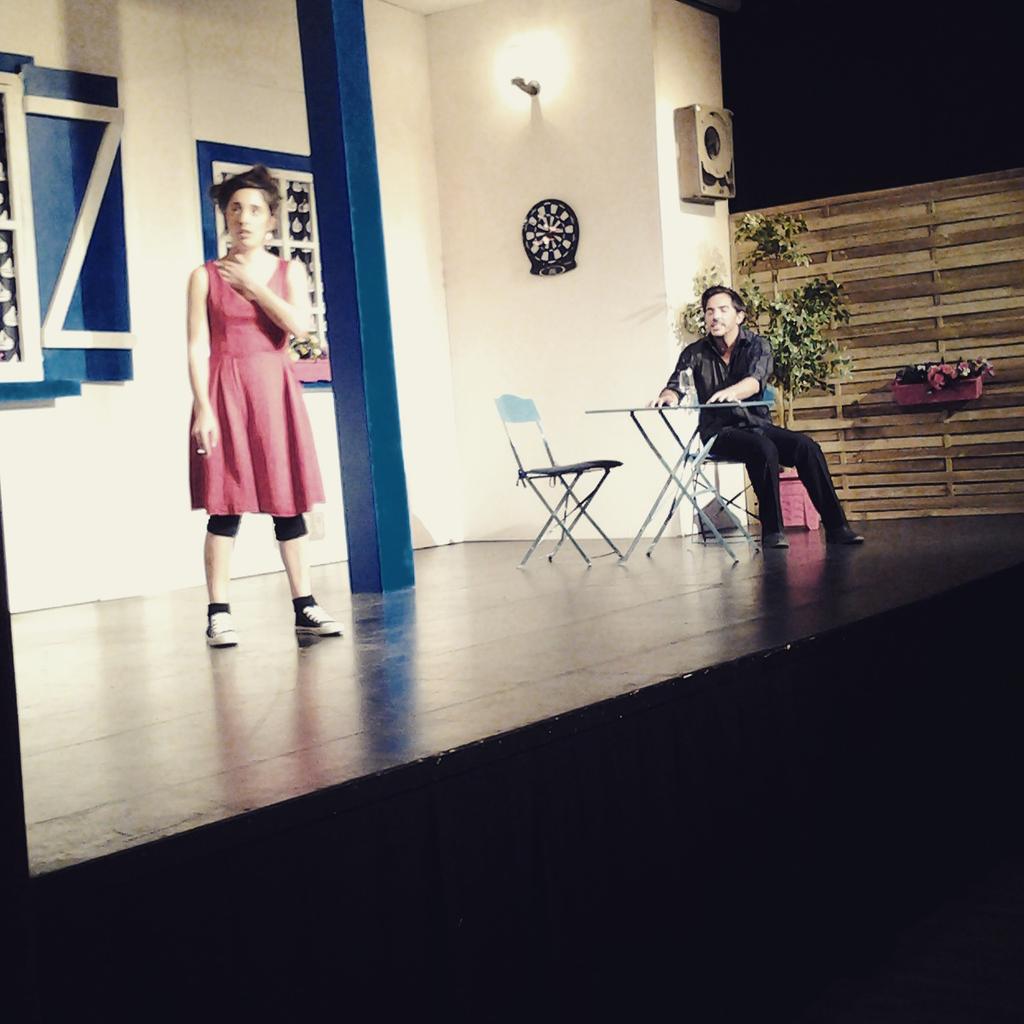 CTChartrons's tweet photo. En direct du CTC! #lecafetheatredeschartrons #ecoutemoiquandjetemens #lectc #bordeaux #sortirbordeaux #comedie http://t.co/KJfXB25flm