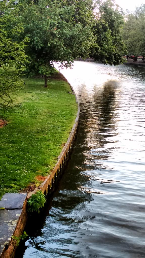 BedfordRegatta's tweet photo. The Great Ouse awaits #Bedford http://t.co/PKqMbaBFZY